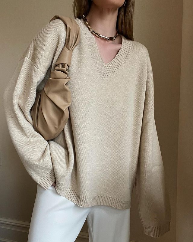 Роузи Хантингтон-Уайтли показала самый модный джемпер сезона: подойдет всем